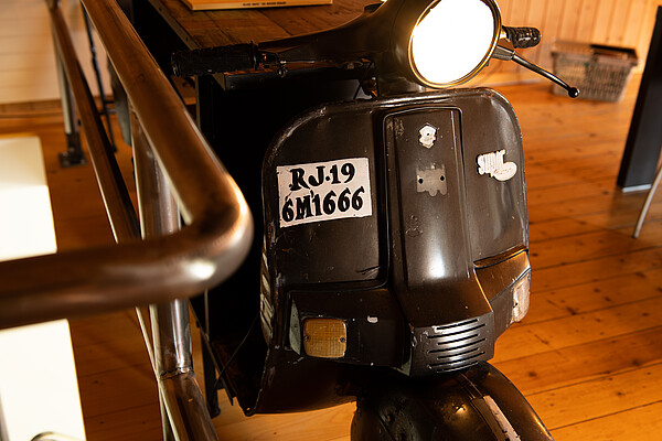 buero dekoration motorrad bybalzer