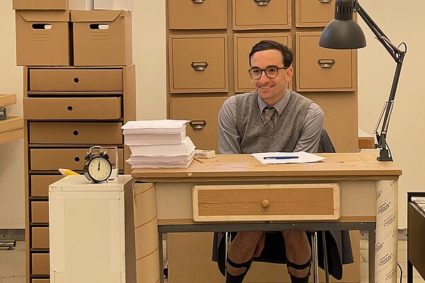 erwins traum vom zaubern buero lampe wecker bybalzer