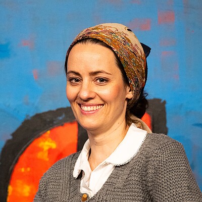 die kleine hexe holzsammlerin korb haus bybalzer