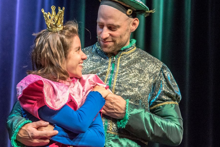 koffertheater fidibus froschkoenig bybalzer