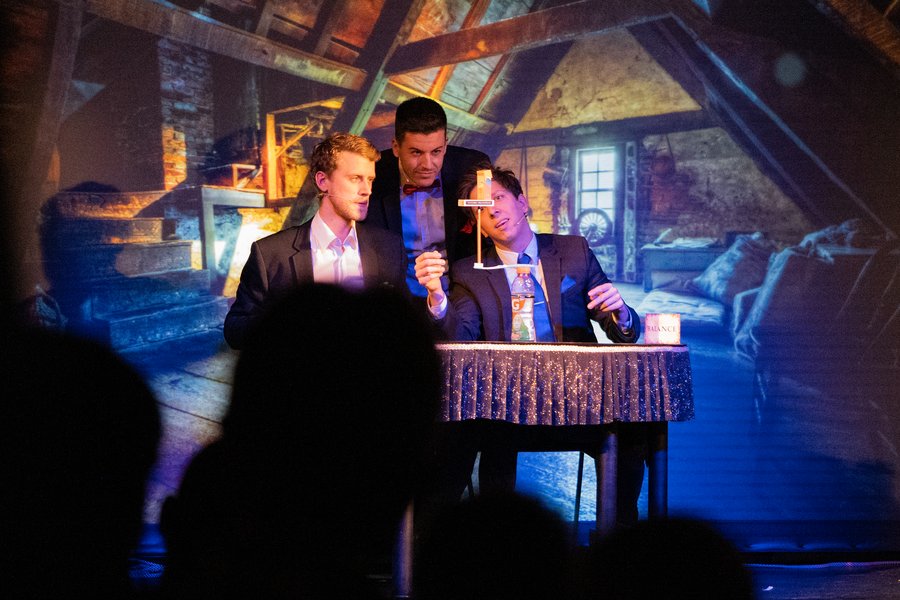 zaubersocken tisch flasche zahnbuerste bybalzer